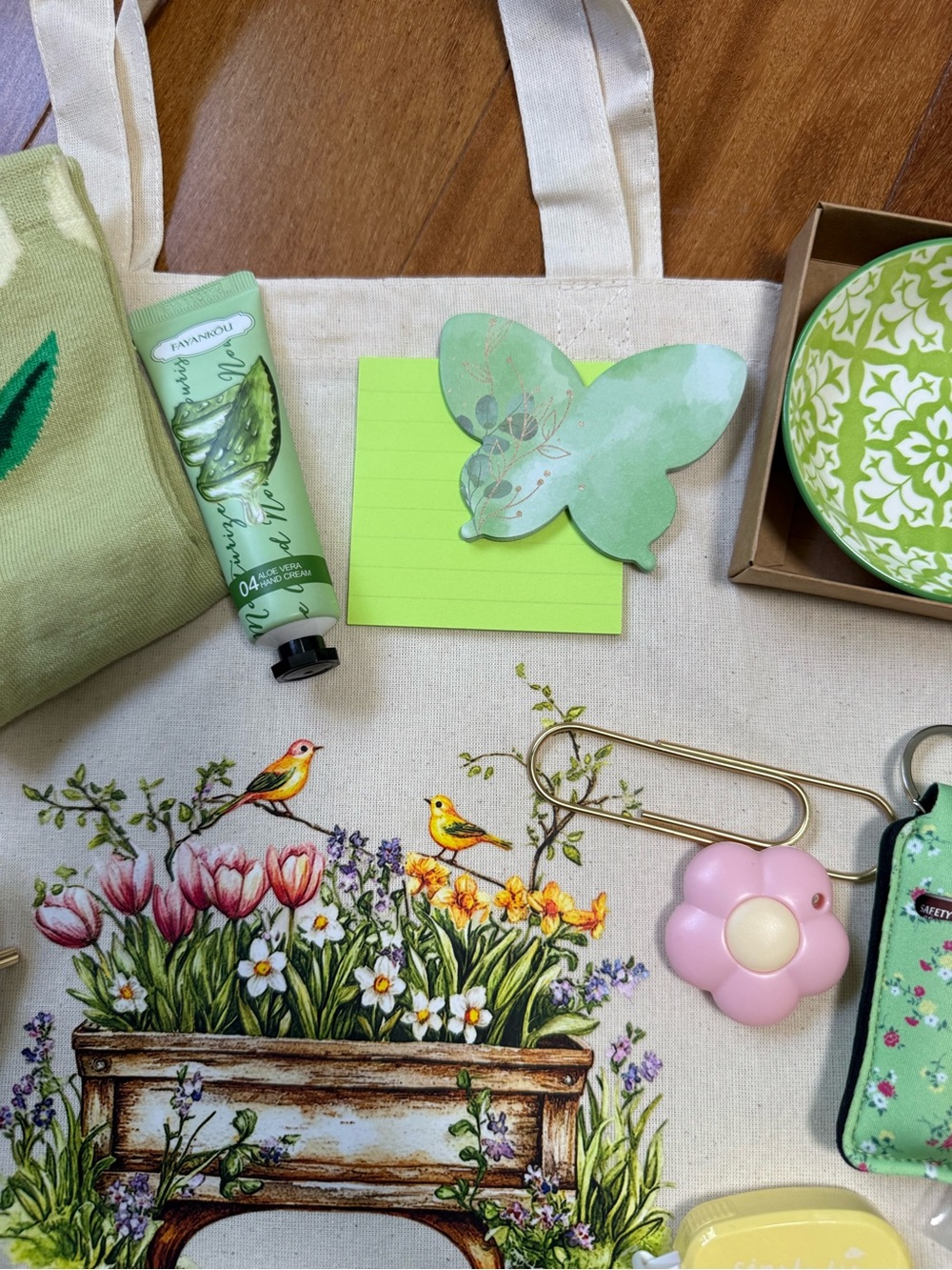 Green and Brown Bookish Bundle with Canvas Tote, Wallet, &  stationery supplies - Picture 6 of 8
